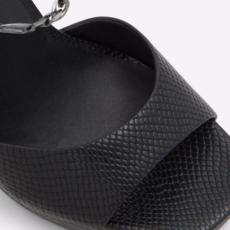 prisilla_black_001-002-044_004