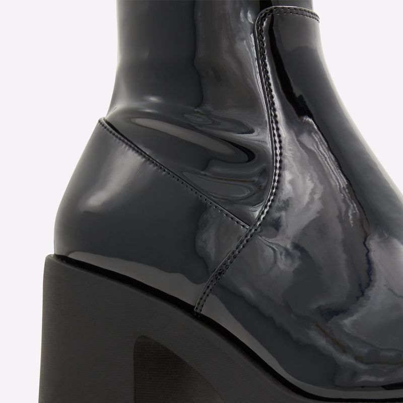 upstep_black_007-002-033_004