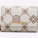 cie_beige_280-002-029_004