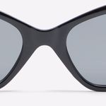 dongre_black_001_004