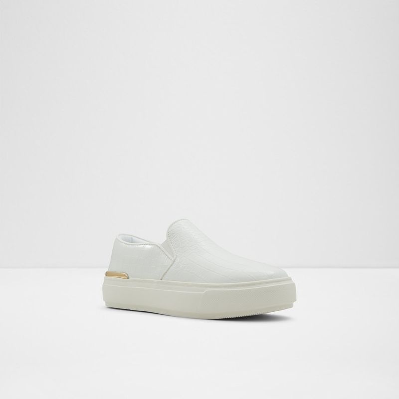 pounceer_white_110-002-004_003