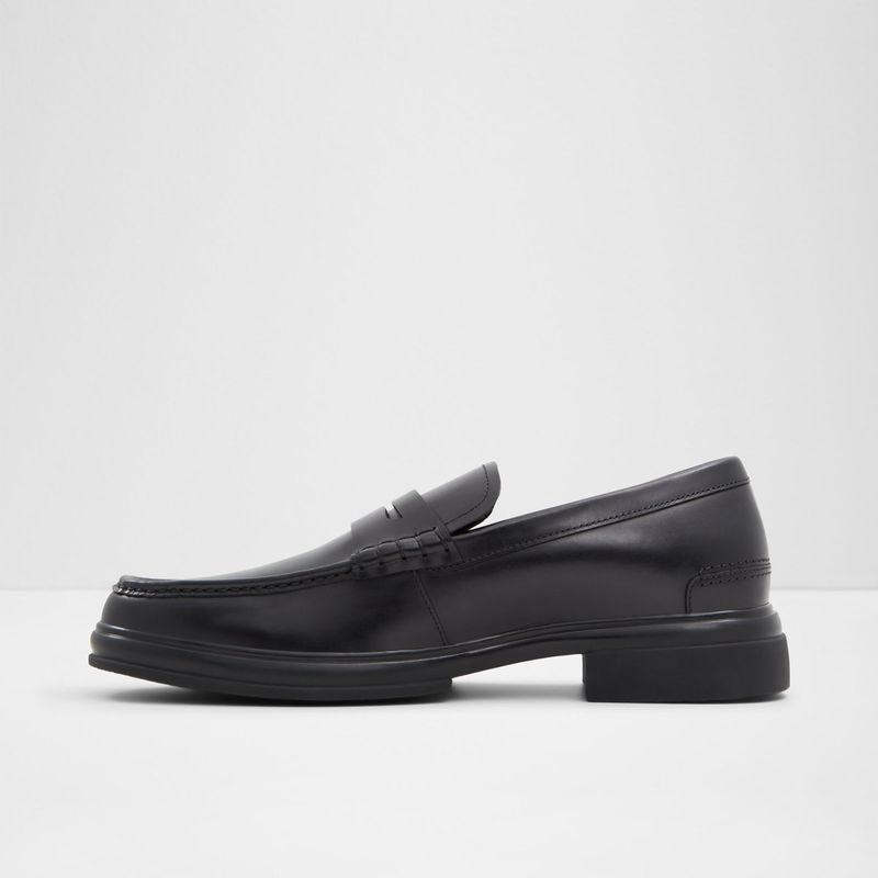 tucker_black_001-001-043_002