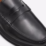 tucker_black_001-001-043_004