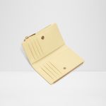 Mereclya-light-yellow