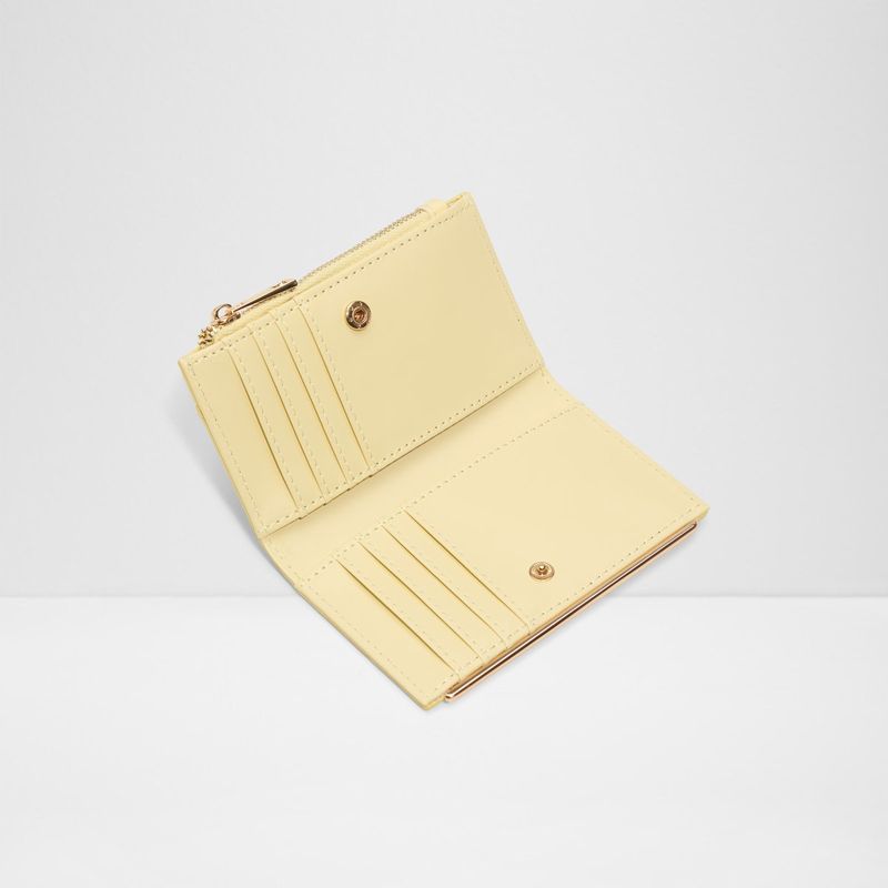 Mereclya-light-yellow