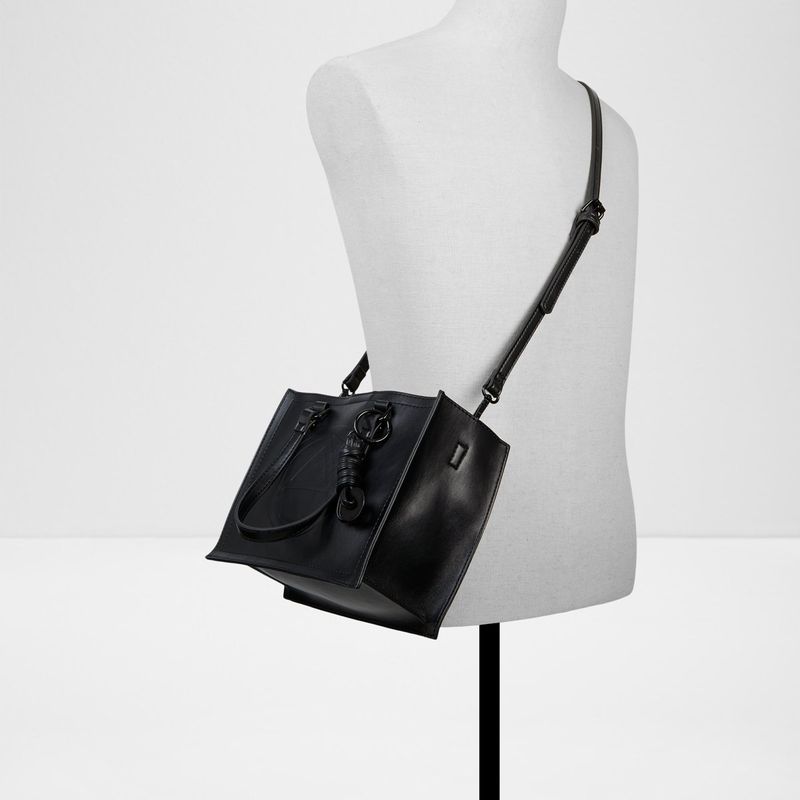 Custantina-black-black