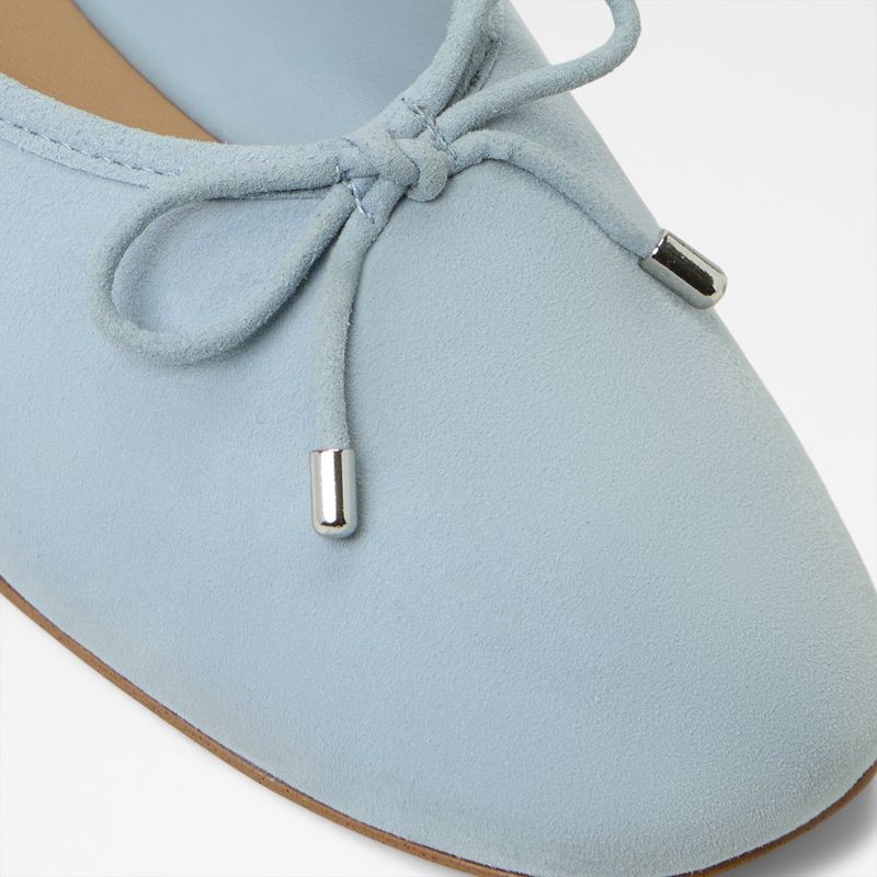 Joselie-other-blue