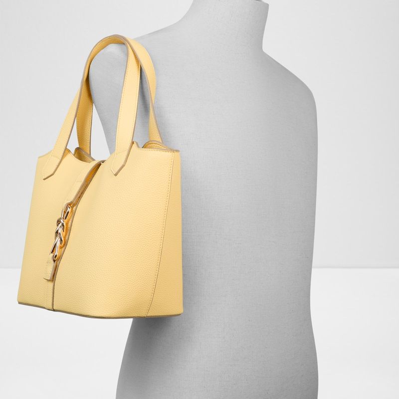 Maribella-light-yellow