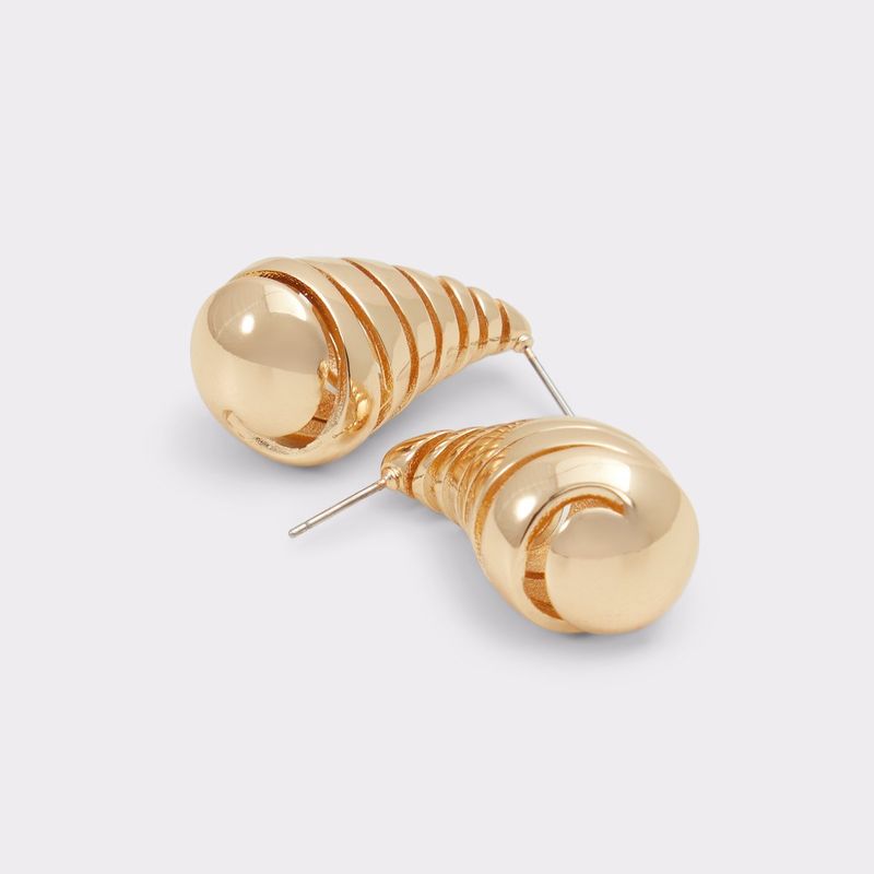 Stacie-gold