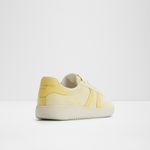 Chicsneaker-light-yellow