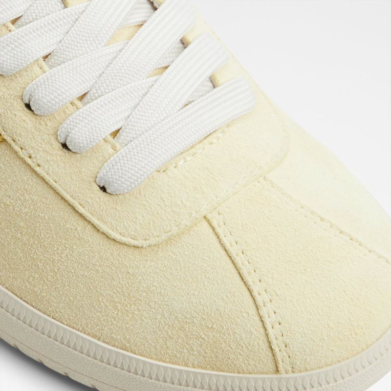 Chicsneaker-light-yellow