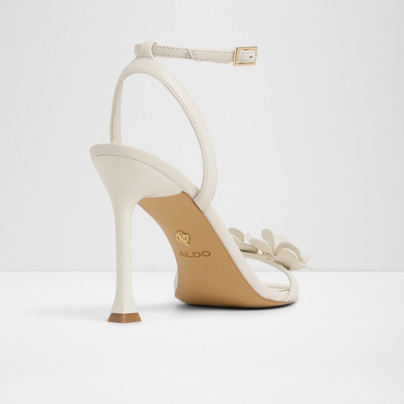Daisylily-white-bone